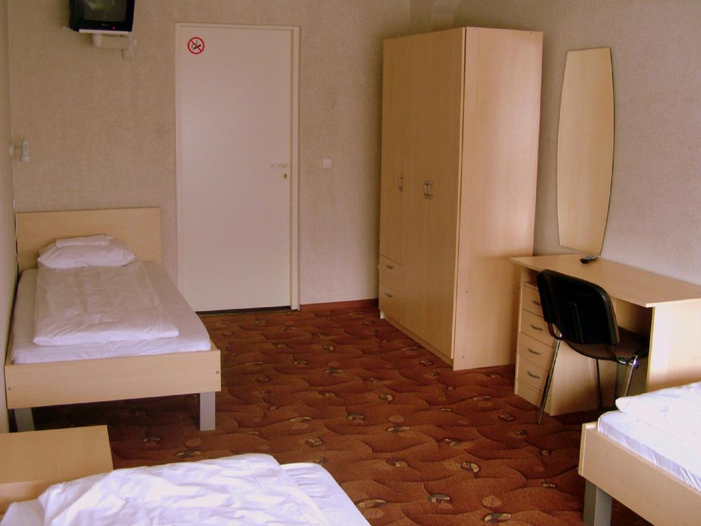 Eurohotel Maardu Zimmer foto